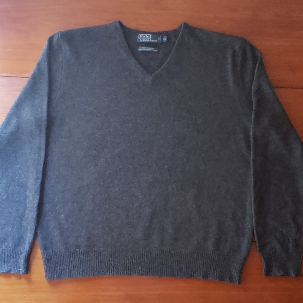 Polo  v-neck sweater